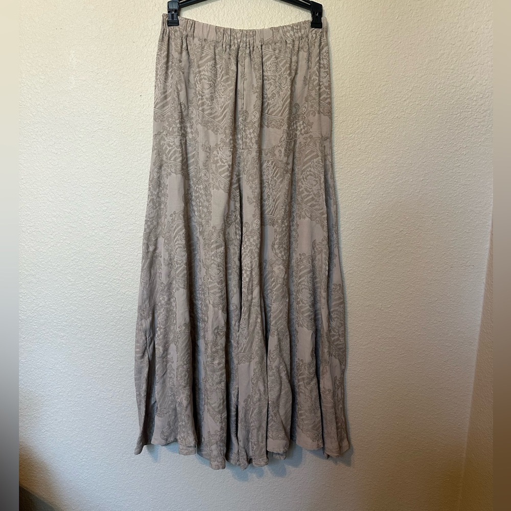 Elegant Vintage 100% Silk Embroidered Design Maxi Skirt Size 1